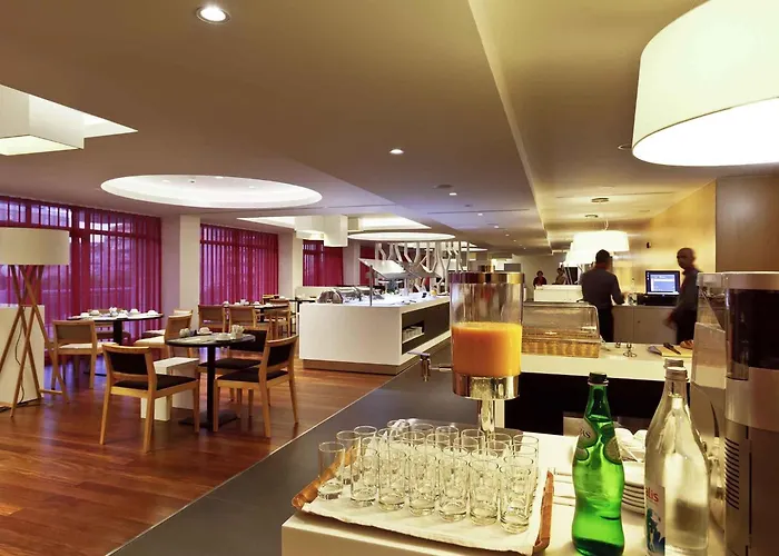 Mercure Centro Hotell 4*